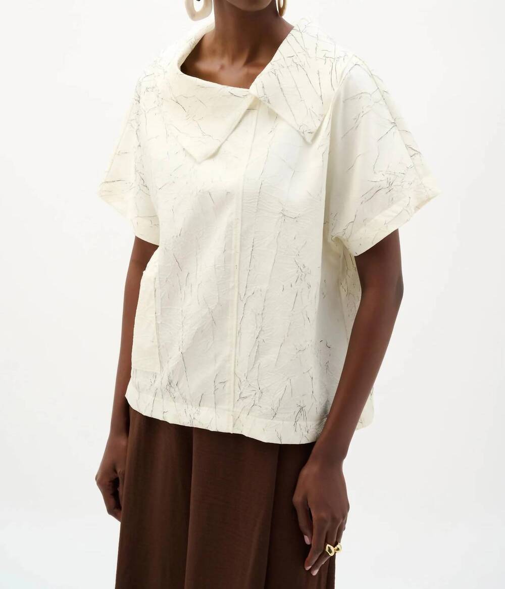 NEW JOSEPH RIBKOFF crinkled abstract cowl collar top in cream/black